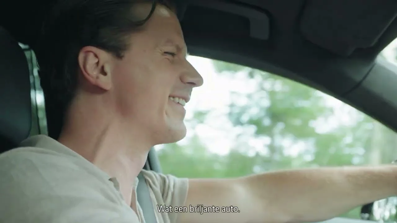 Jorik Schröder of Experiencegift driving a Porsche in the Discovered by Porsche film.